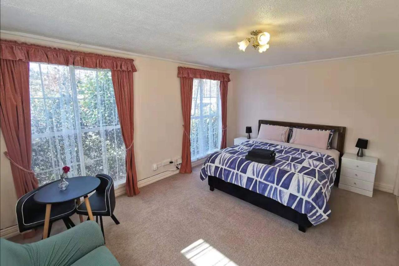 Large Private Room In Modern Stylish House Dunedin Exteriör bild
