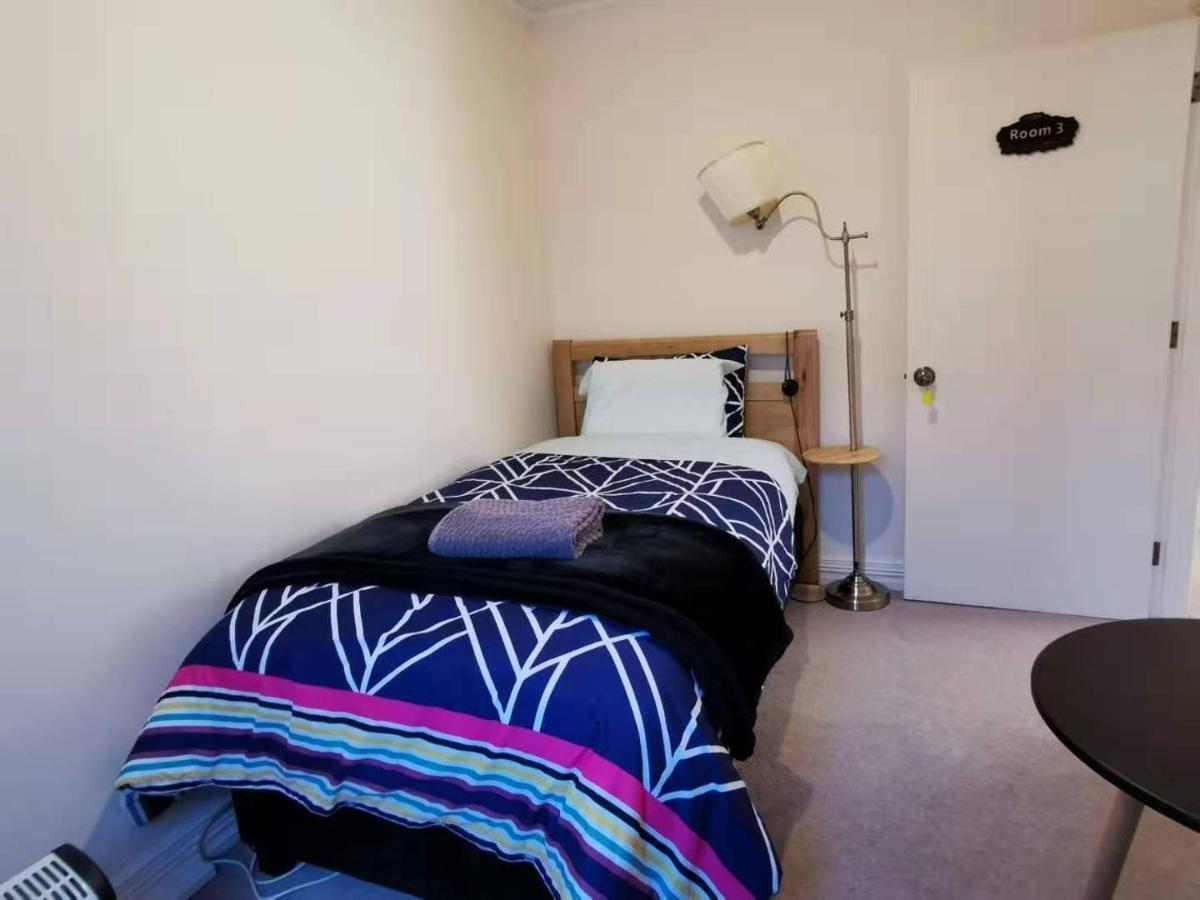 Large Private Room In Modern Stylish House Dunedin Exteriör bild